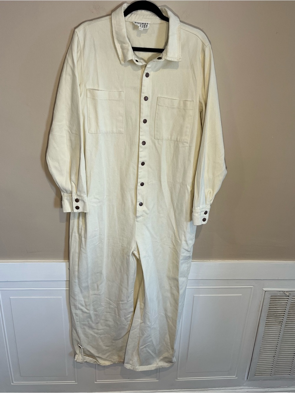 BUCKETLIST Cream jumpsuit size large